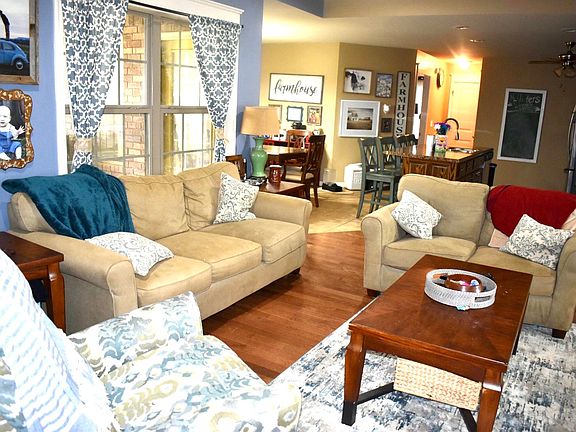 4th image of 290 Sagewood Ln