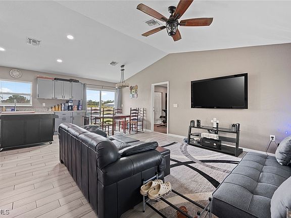 3rd image of 5011 Dania Cir