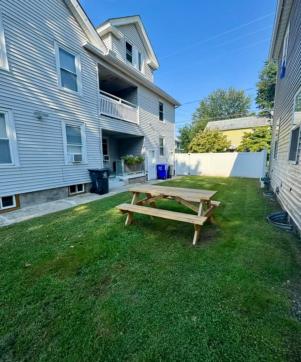 41 Windsor St — Photo 1