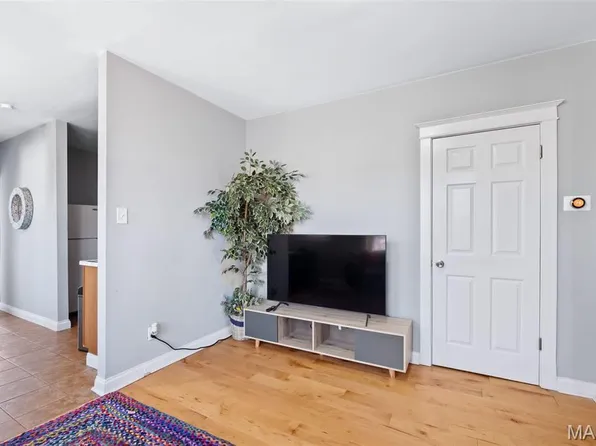 3716 S Compton Ave, Saint Louis, MO 63118