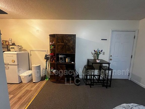5th image of 35 Spring St