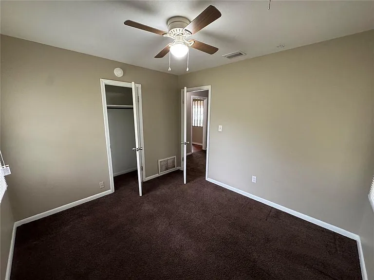 5855 Woodvale Dr — Photo 17