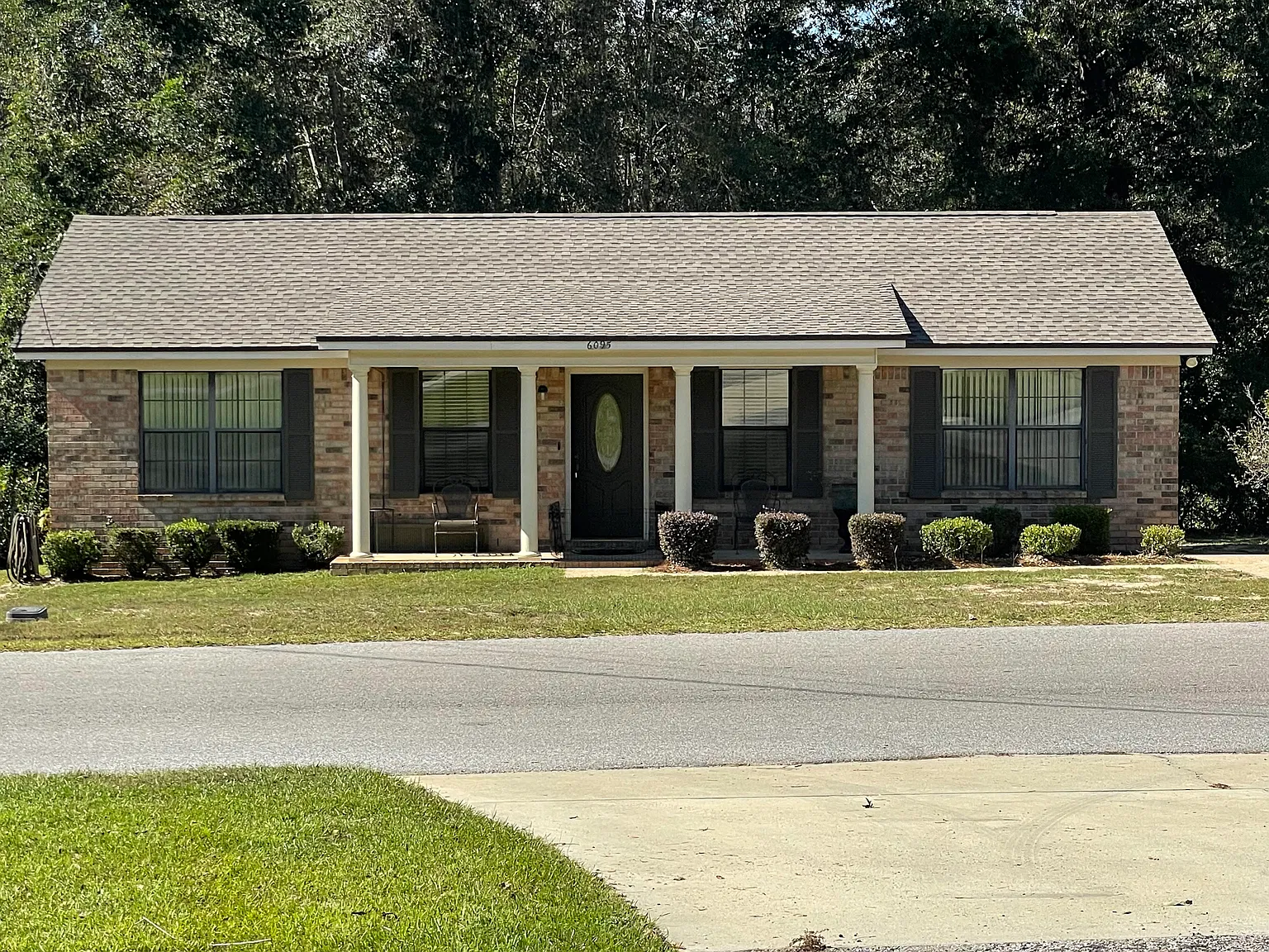 3 bed, 1125 sqft, $1,800 — Photo 1