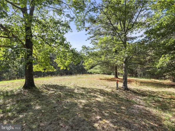 3 Mountain Slope Ln, Fort Valley, VA 22652