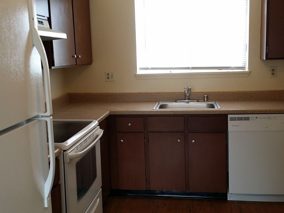 2nd image of 1436 E 9th St