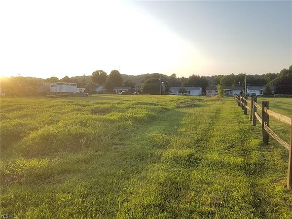 3rd image of 1579 Gene St