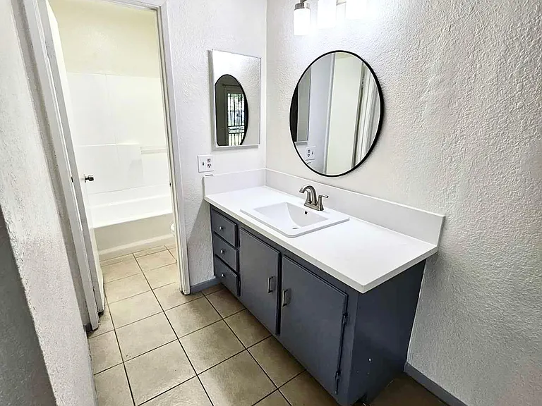 327 W Shamrock Ave #A — Photo 9