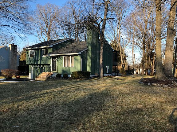 2nd image of 15 Cedar Crest Dr