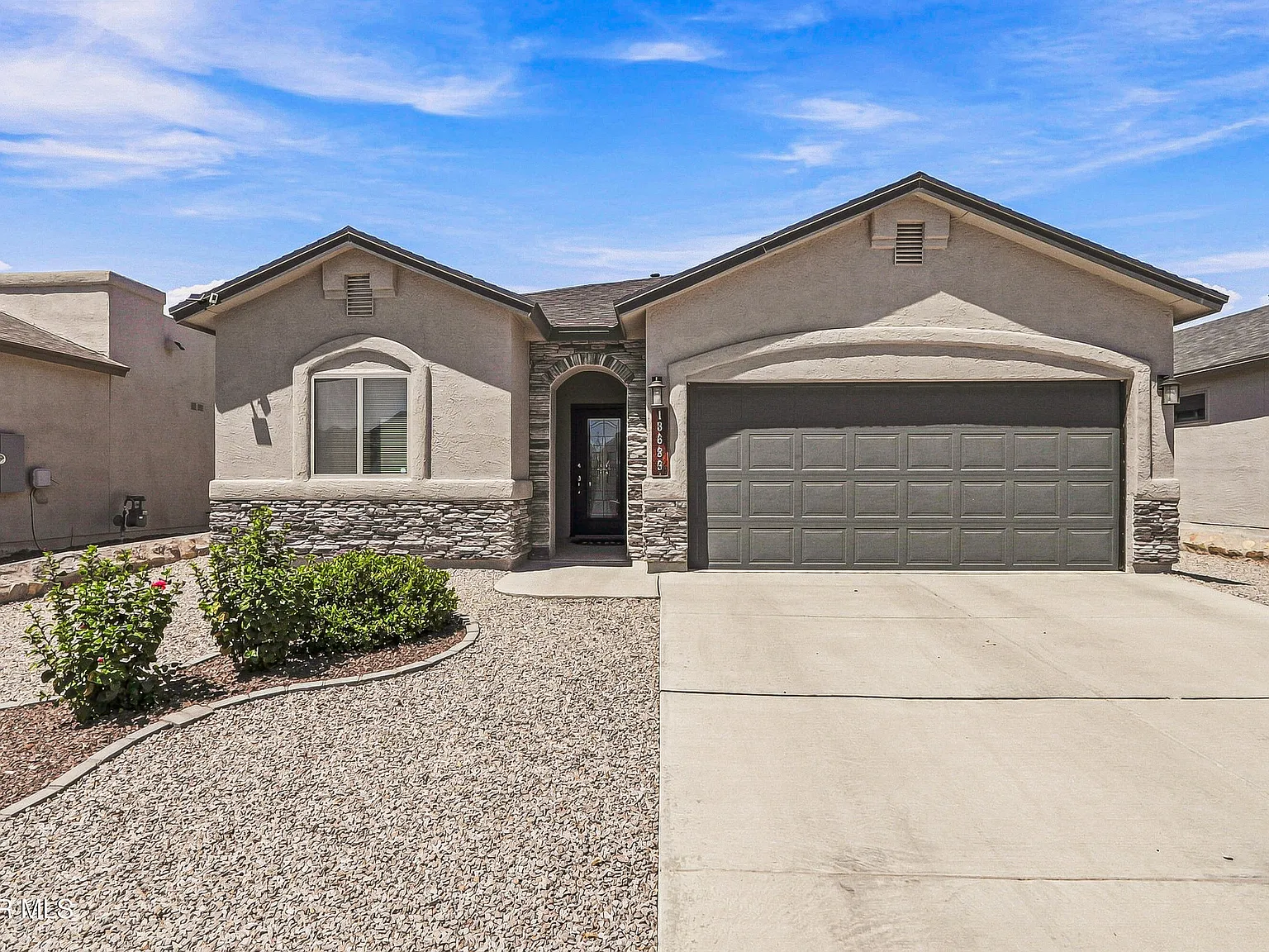 4 bed, 2.0 bath, 1635 sqft, $2,200 — Photo 2