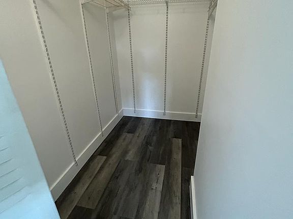 5th image of 470 NE 210th Circle Ter #11