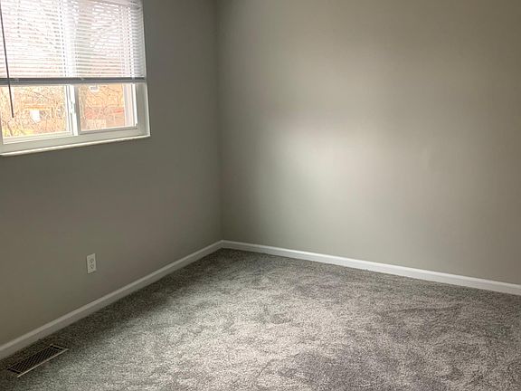 5th image of 2032 Lynn Gay Cir
