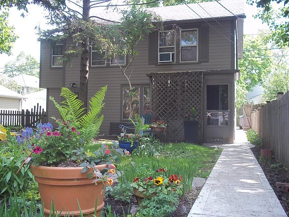 2nd image of 3026 1/2 Park Pl