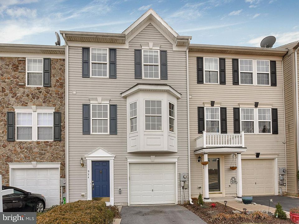 1st image of 934 Monet Dr
