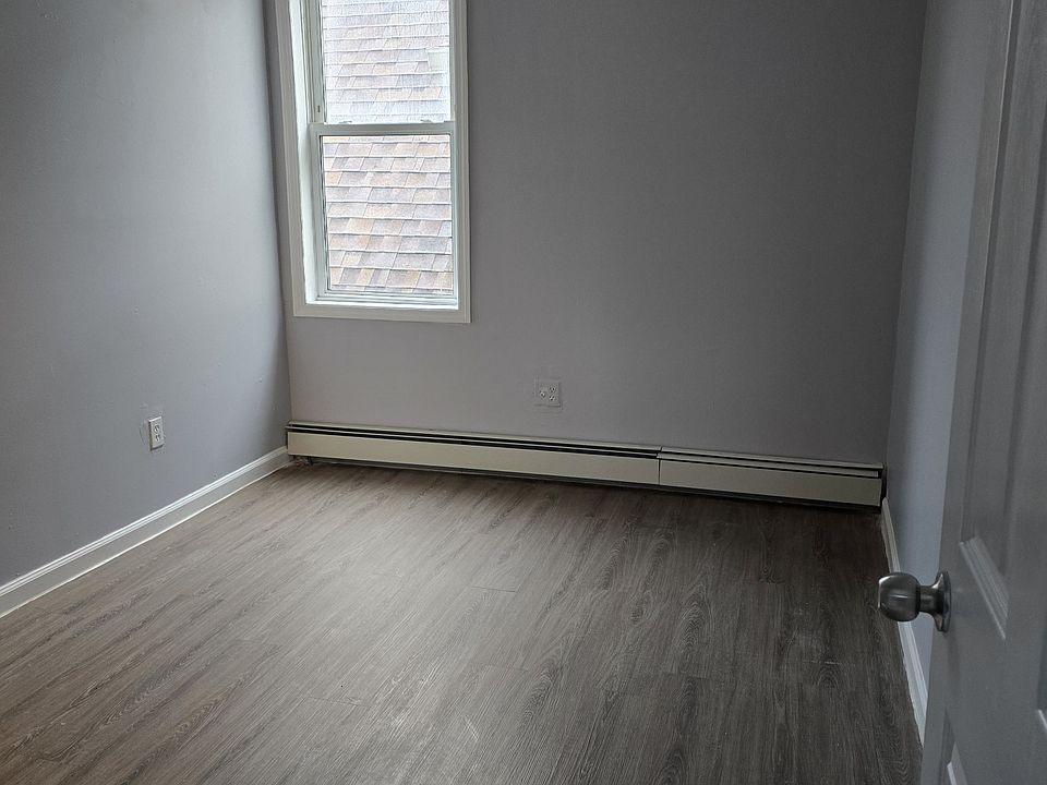 2nd image of 535 S 8th Ave APT 3