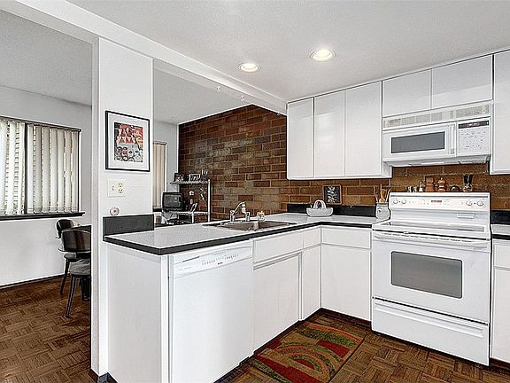 5th image of 10731 Glen Acres Dr S