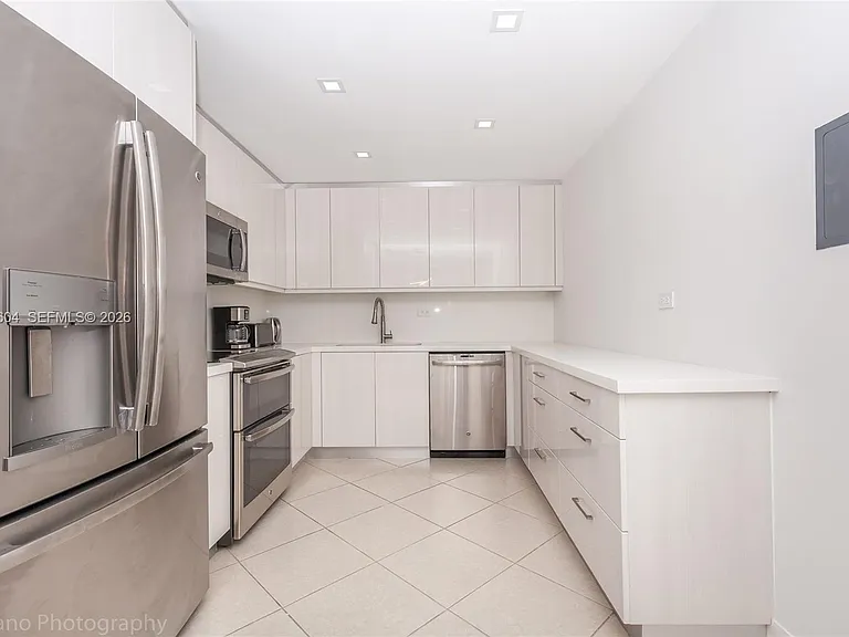 5555 Collins Ave #9U — Photo 4