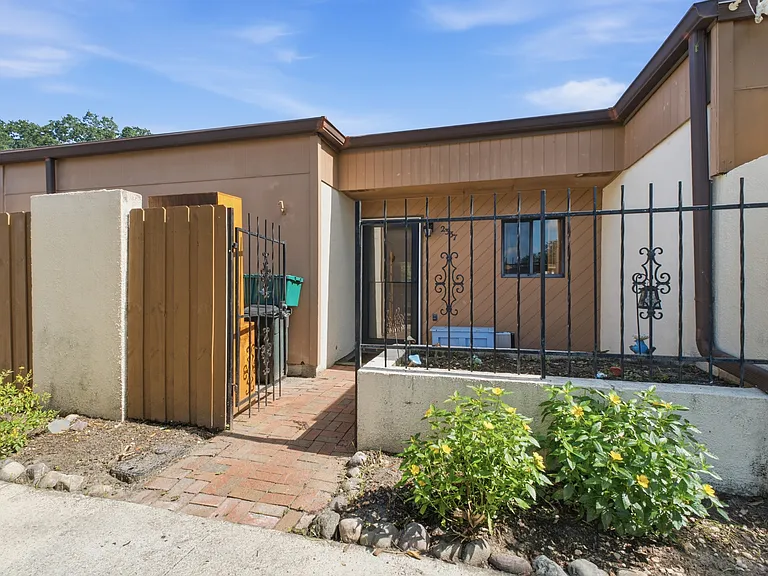 2337 Inagua Way — Photo 12