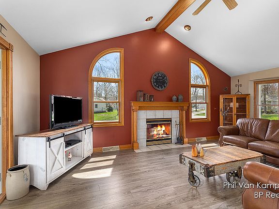4th image of 7458 Hidden Forest Dr