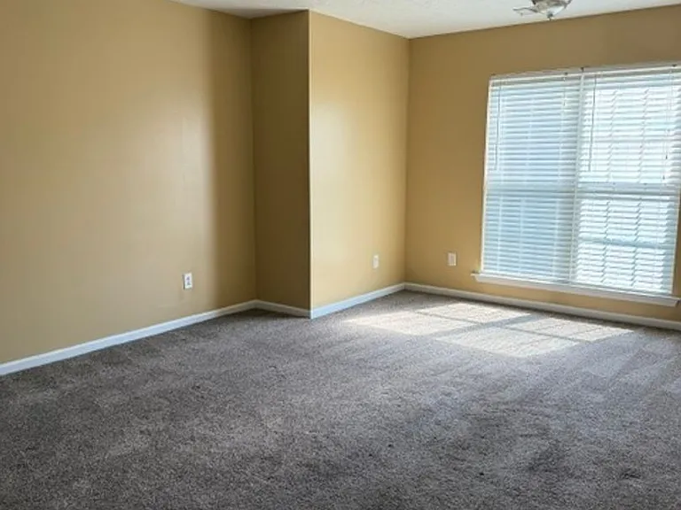 1832 Heathers Way — Photo 23