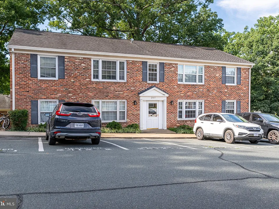 2417 Barracks Pl #1