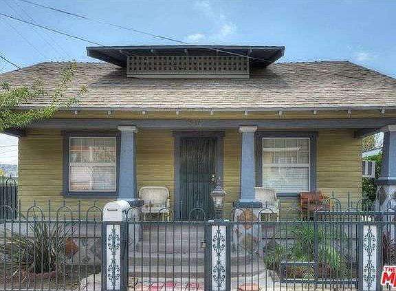 2nd image of 916 Aragon Ave
