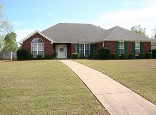 317 Kingston Dr, Florence, AL 35633