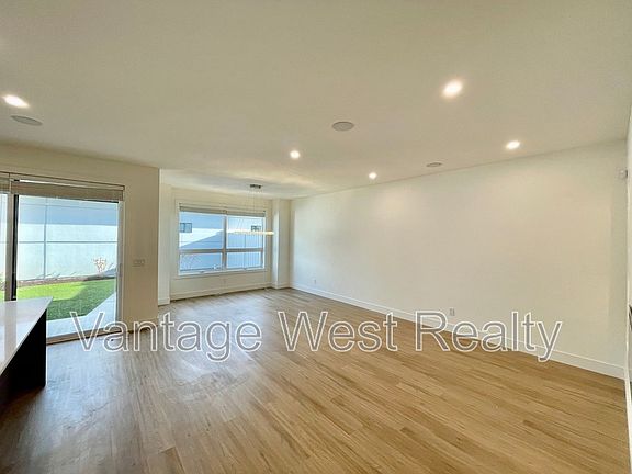 5th image of 4 Fuller Ave #922