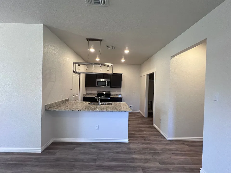 111 Levi Ct