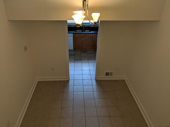 5th image of 13320 Schwenger Pl