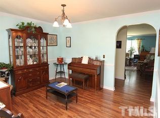 102 Crawley Ct, Mebane, NC 27302