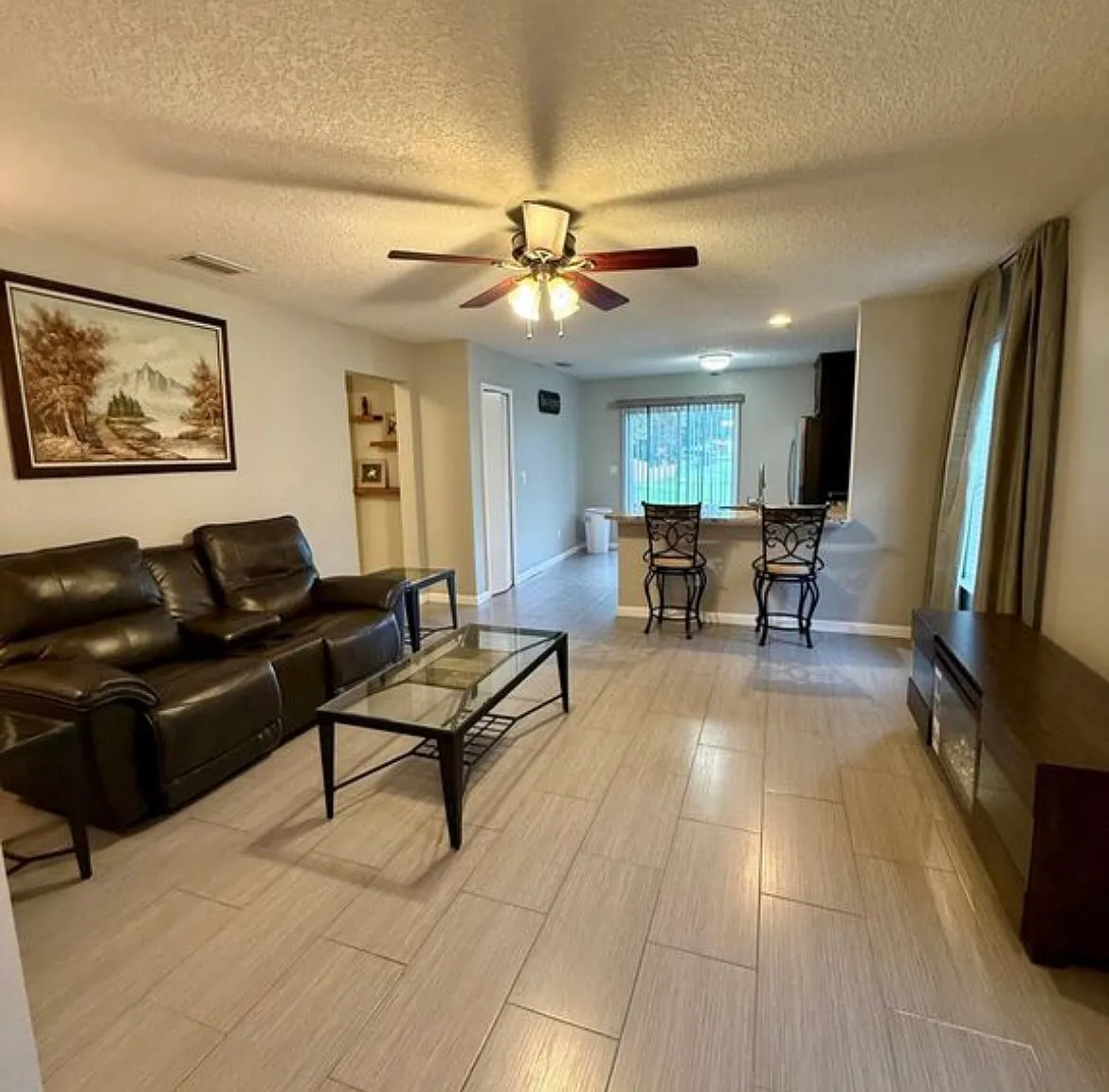 117 Brookfall Dr — Photo 2