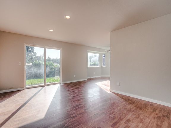 2nd image of 15408 40th Ave E