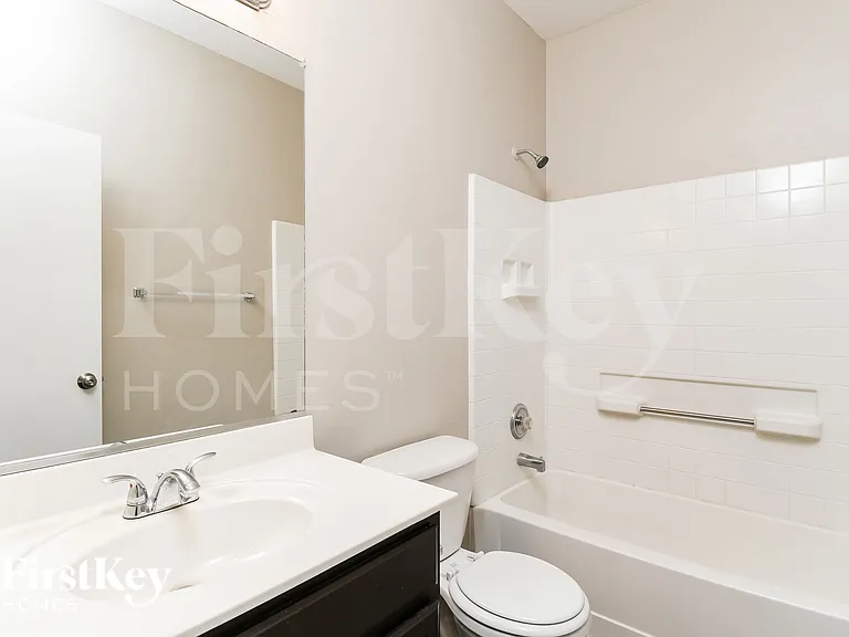 2850 E Silverbell Rd — Photo 14