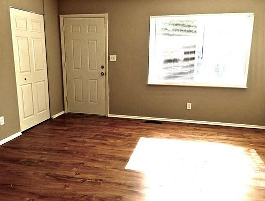 4th image of 2833 Pamella Dr