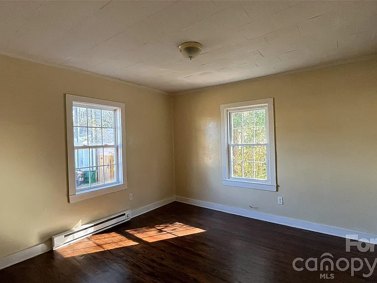 2621 Dr Carver Rd — Photo 8