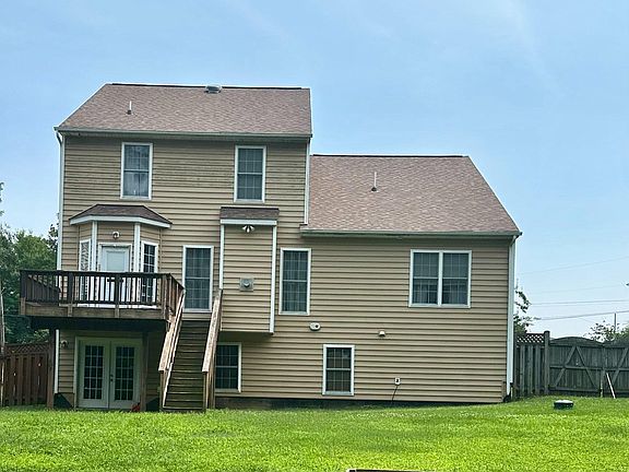 2nd image of 1015 Julian Dr