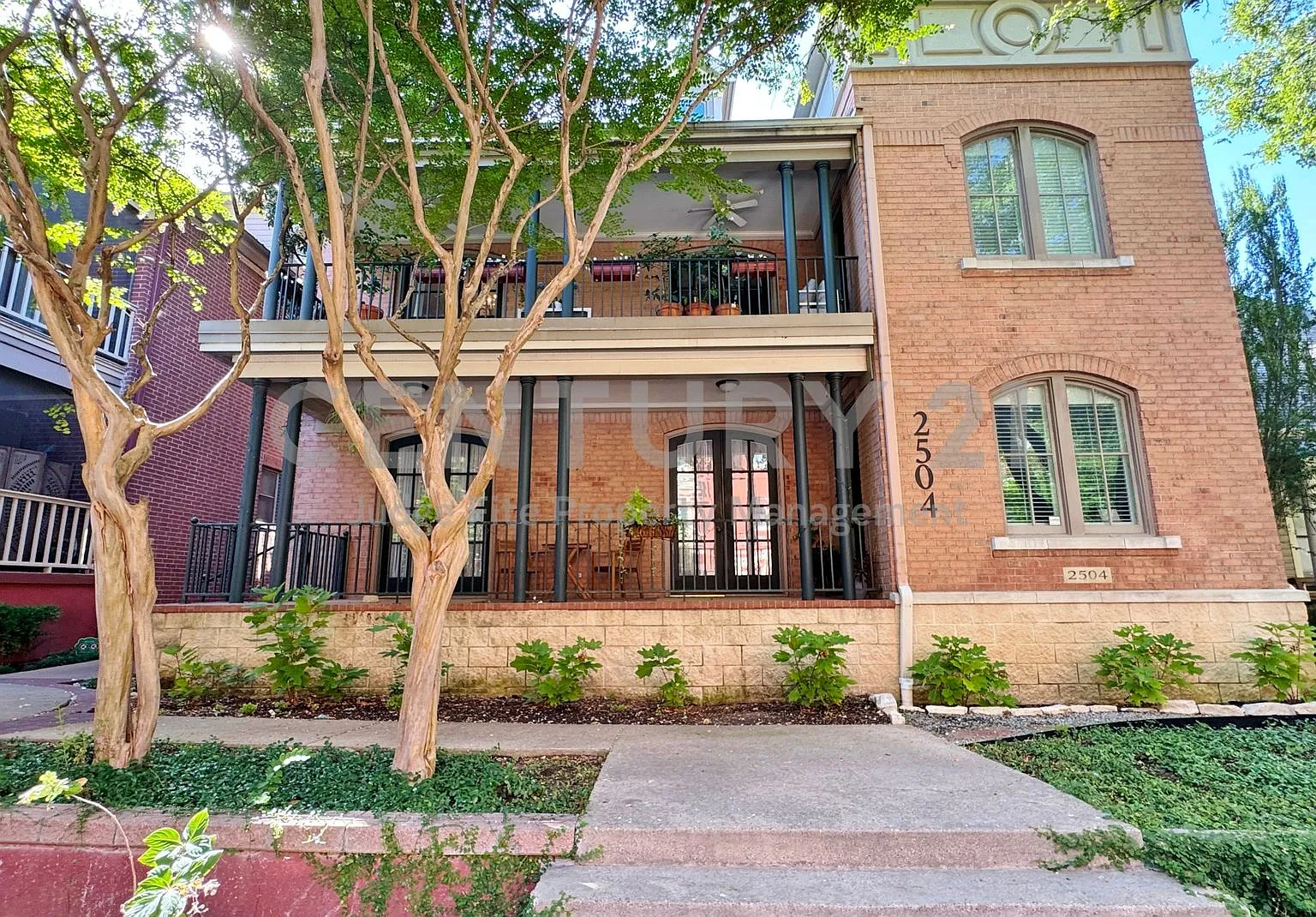 Fully Detached 1/1 In Desirable St. Thomas District Of Uptown No Shared Walls! — Photo 1