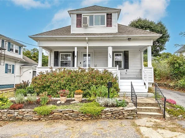 139 Colonial Ave, Cranston, RI 02910