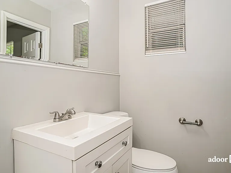 7720 Lazeau Dr — Photo 8