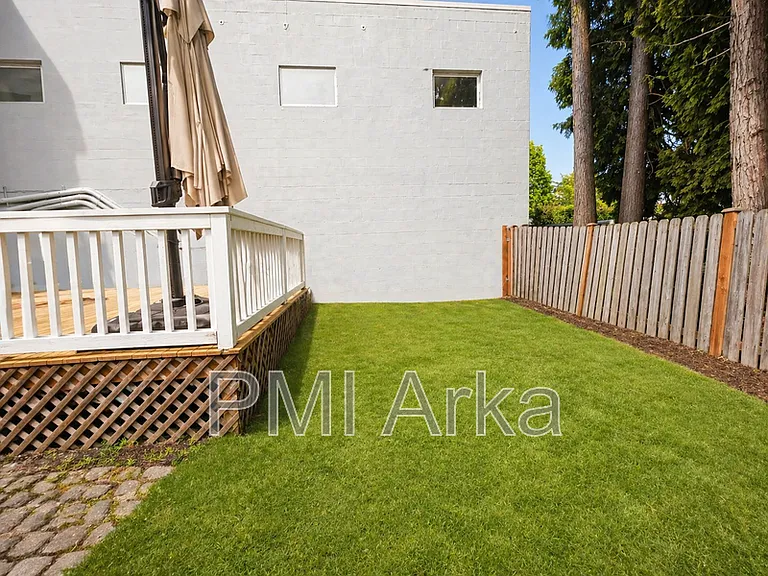 1219 N Allen Pl — Photo 25