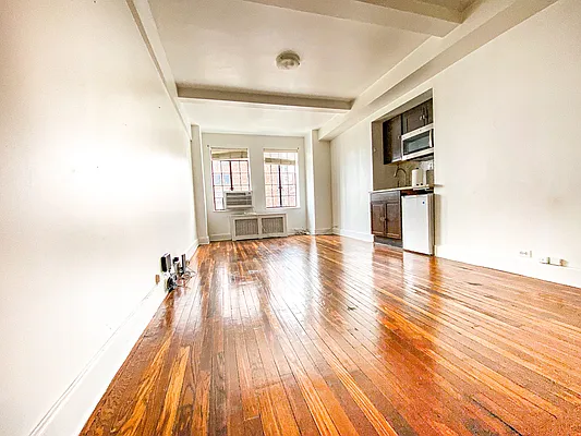 Rented by Compass | media 9