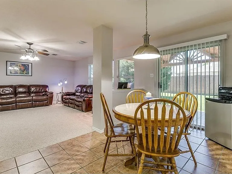 2821 Briargrove Ln — Photo 11