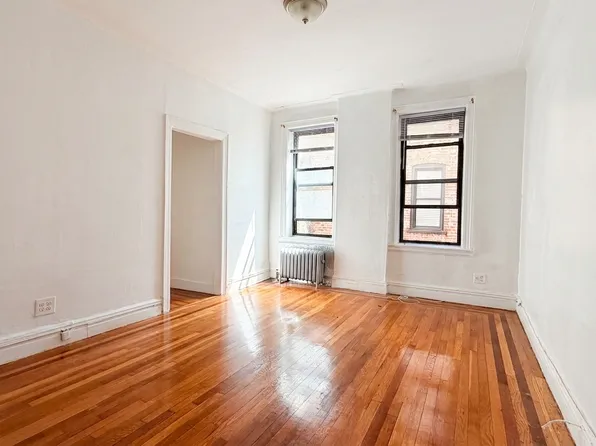 7401 Ridge Boulevard image 1 of 6