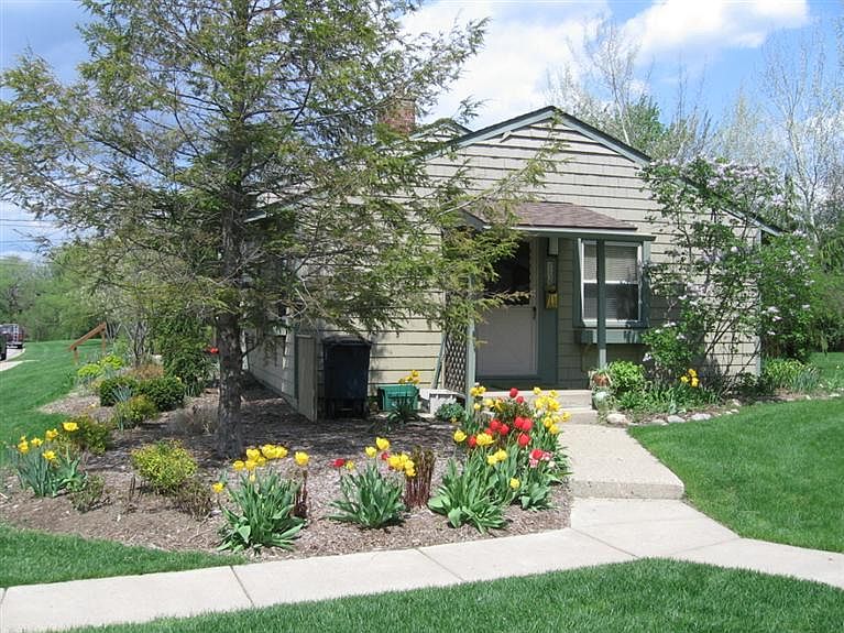 1st image of 2835 Whitewood St