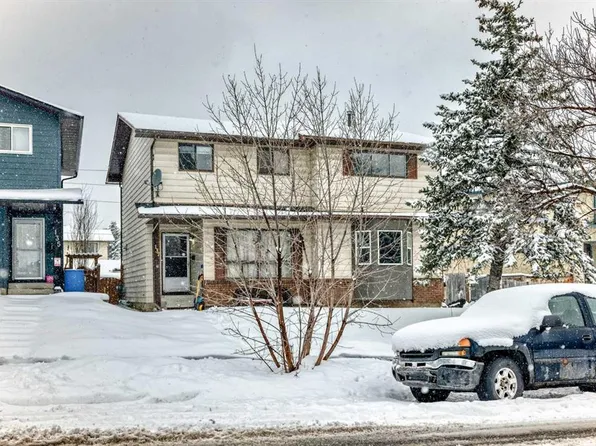 139 E Bermuda Dr NW, Calgary, AB T3K 1H6