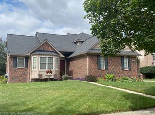 8099 Pickering Pl, Westland, MI