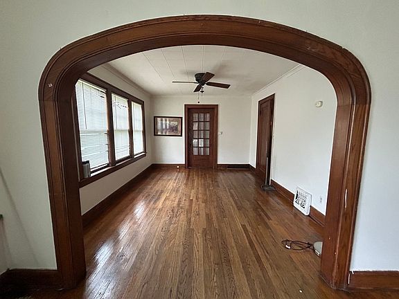 3rd image of 423 S 4th St