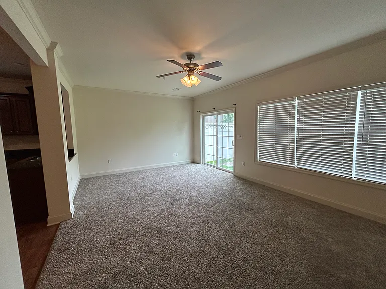 1963 Chloe Cir — Photo 6