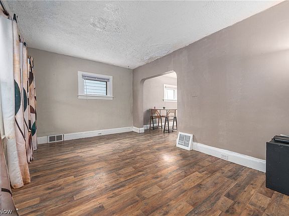 5th image of 3520 Cypress Ave