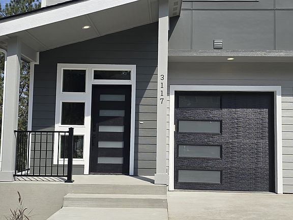 3rd image of 3119 E 10th Ave